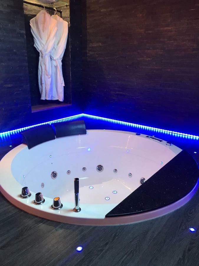 Le Chalet Loft And Spa Villeurbanne Ngoại thất bức ảnh